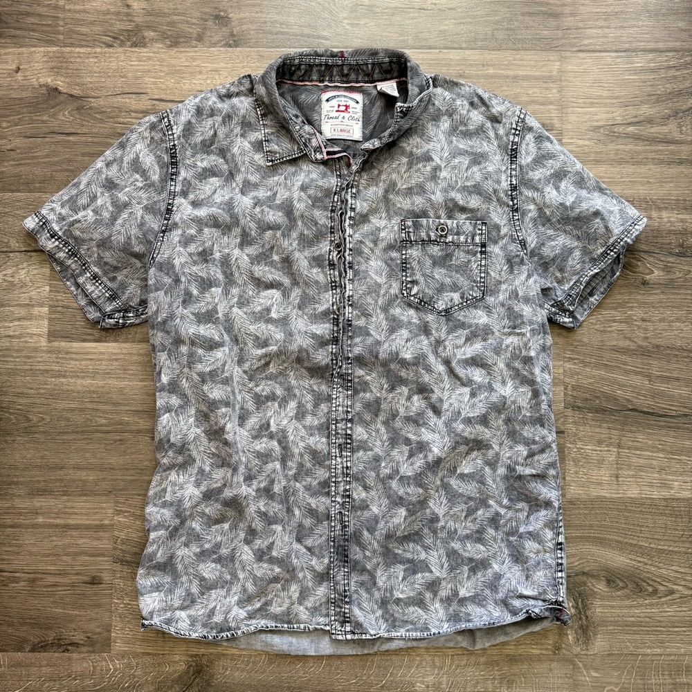 Thread Cloth Light Gray Leaf Hawaiian Button Up Shirt size XL Men Vintage Y2K